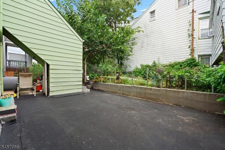 Property listing MLS 4050261 photo 32