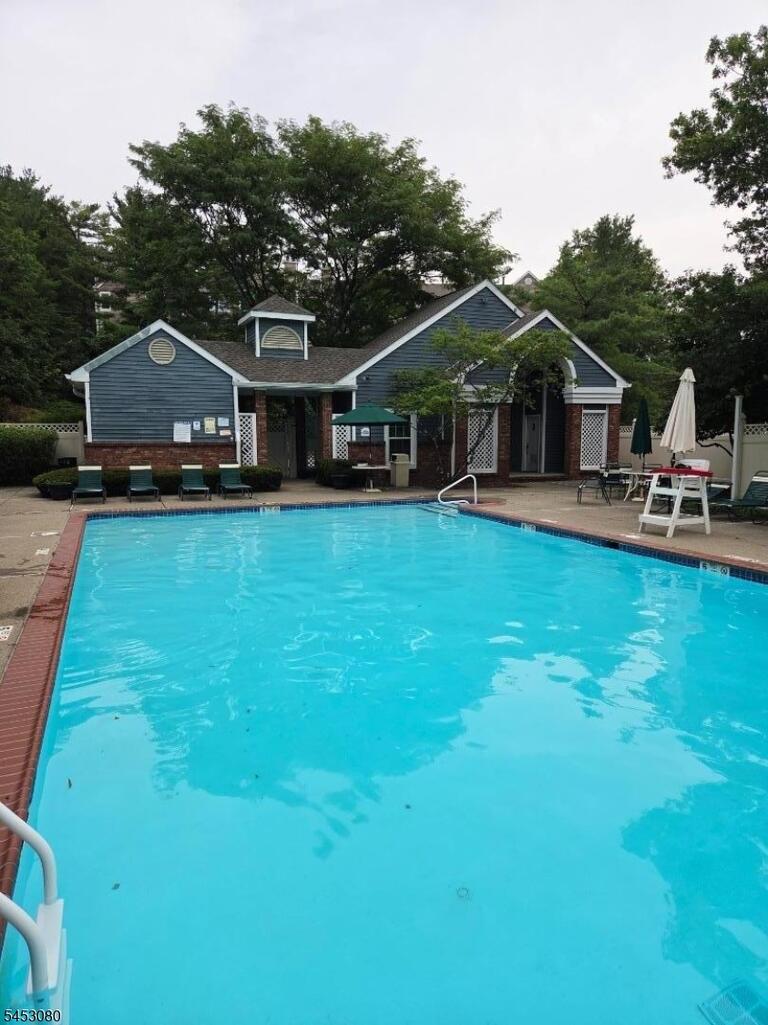 Property listing MLS 4050263 photo 34