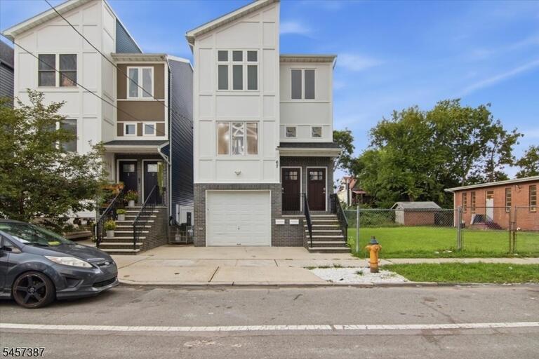 Property listing MLS 4050271 photo 1