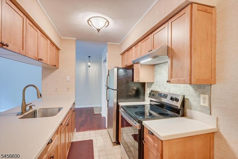 Property listing MLS 4050272 photo 10