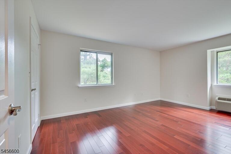 Property listing MLS 4050272 photo 18