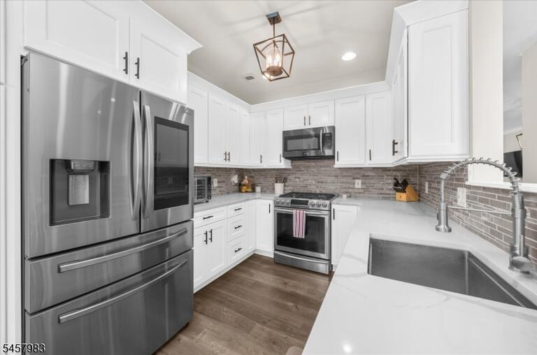 Property listing MLS 4050282 photo 8