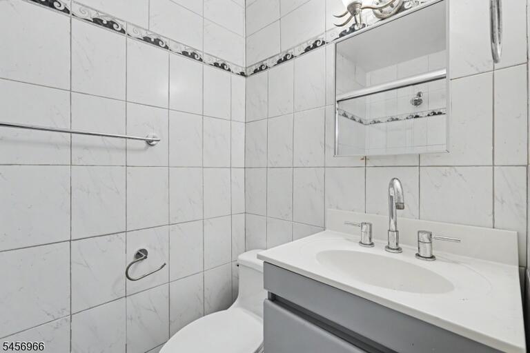 Property listing MLS 4050289 photo 25