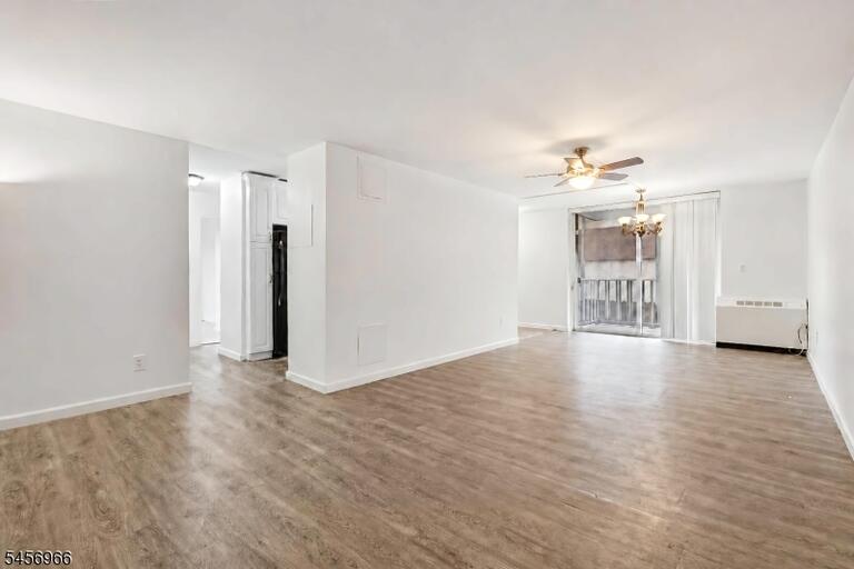 Property listing MLS 4050289 photo 3