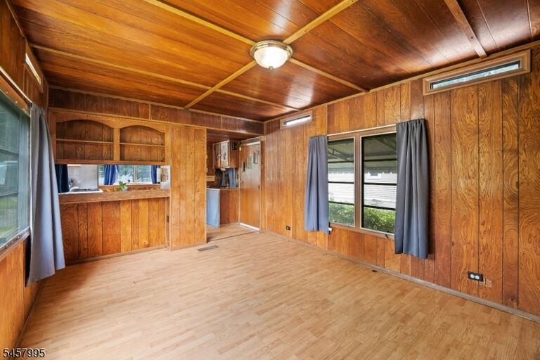 Property listing MLS 4050290 photo 8