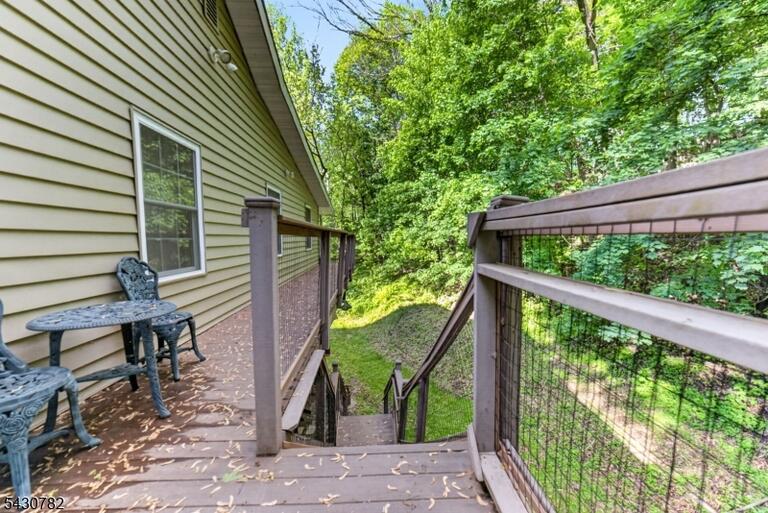 Property listing MLS 4050308 photo 35