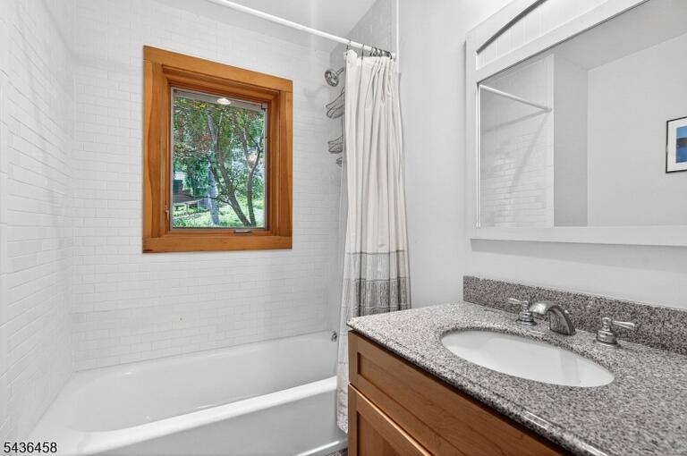 Property listing MLS 4050310 photo 28