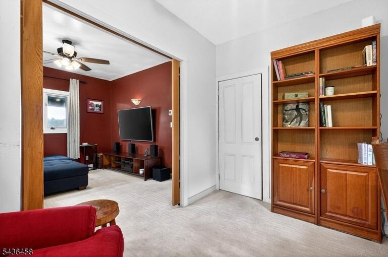 Property listing MLS 4050310 photo 9