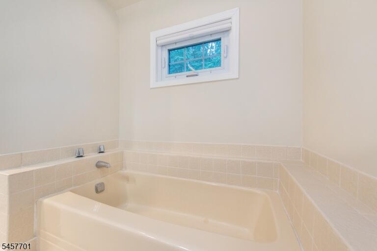 Property listing MLS 4050311 photo 14