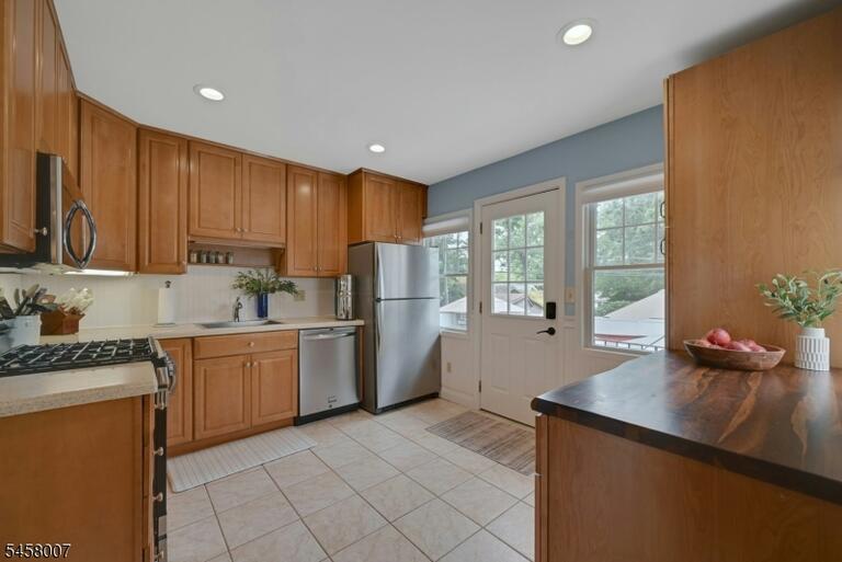 Property listing MLS 4050312 photo 13