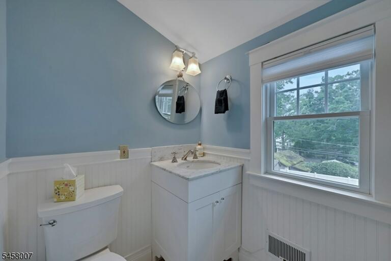 Property listing MLS 4050312 photo 26