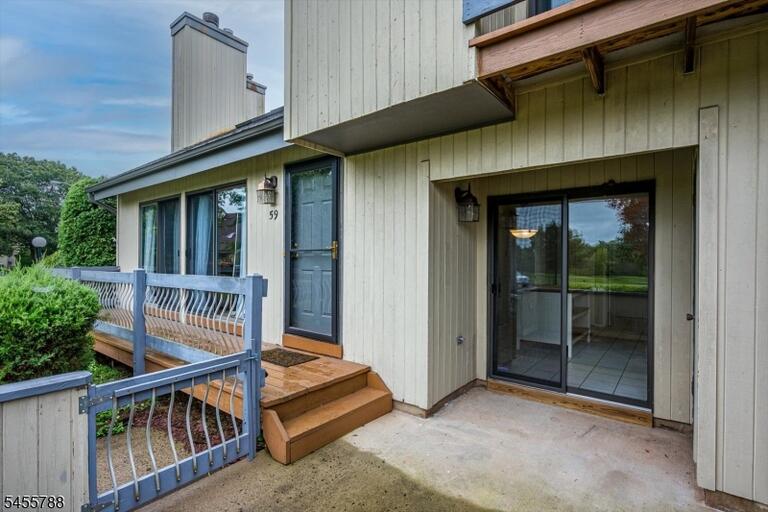 Property listing MLS 4050320 photo 3