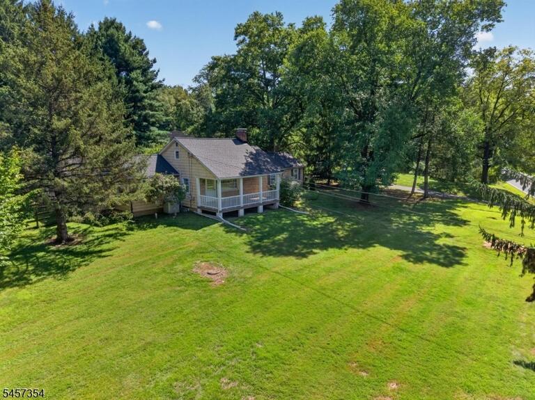 Property listing MLS 4050325 photo 4