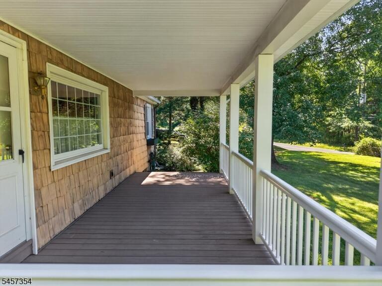 Property listing MLS 4050325 photo 8