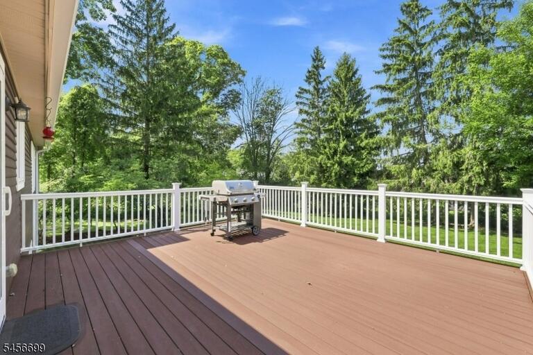 Property listing MLS 4050326 photo 39