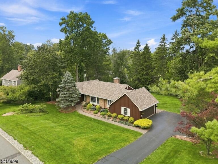 Property listing MLS 4050326 photo 5