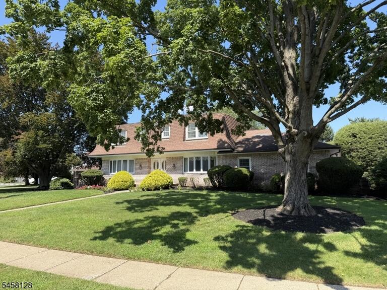 Property listing MLS 4050400 photo 1
